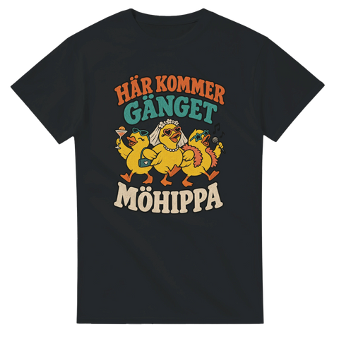 T-shirt med tre festande kycklingar och texten Här kommer gänget – Möhippa
