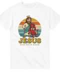 Jesus håller djävulen i ett retro-inspirerat tryck med texten "Jesus has your back" på vit t-shirt.