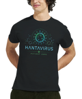 Man bär en svart t-shirt med neonfärgat Hantavirus Patient Zero tryck