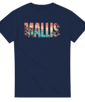 Retro landskapsillustration inuti texten Mallis på en marinblå t-shirt