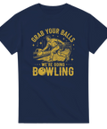Sportig vintagegrafik föreställande en bowlinghall och spelare – rolig t-shirt