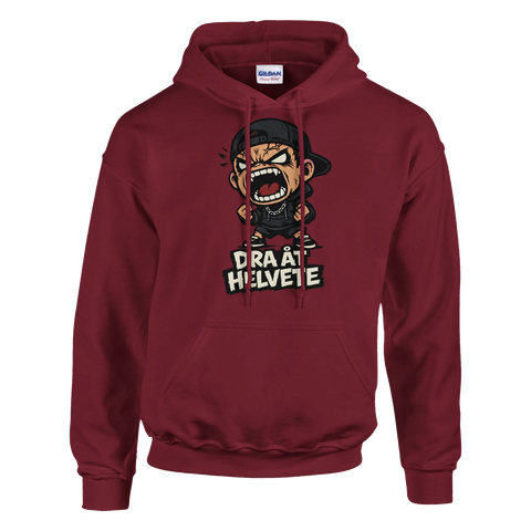 Seriefigur som skriker "Dra åt helvete" på en mörkröd Gildan hoodie med huva och magficka.