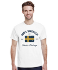 100% Swedish Nordic Heritage" tryck med svensk flagga och text på vit t-shirt.