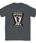 Step Into The Spotlight" tryck med silhuett av kvinna på mörkgrå t-shirt.