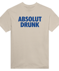 Absolut Drunk-logotyp i blått på beige t-shirt.