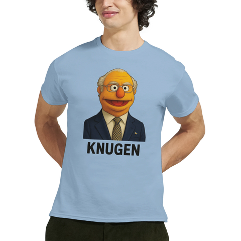 Muppknugen-tryck med Bert i kostym och slips, samt texten "KNUGEN", på en ljusblå t-shirt.
