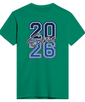 2026 Senior" tryck i blått, vitt och svart på en grön t-shirt, sportig stil.