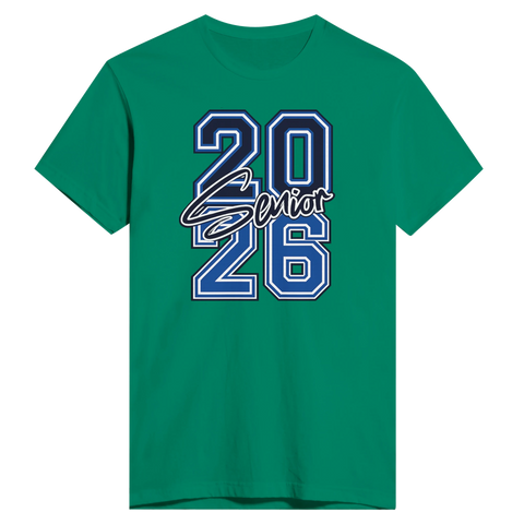 2026 Senior" tryck i blått, vitt och svart på en grön t-shirt, sportig stil.