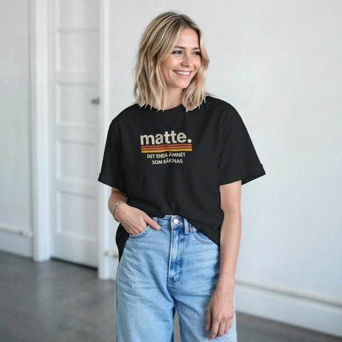 rolig t-shirt med texten matte - det enda ämnet som räknas med retro färger