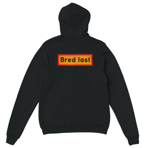 baksida svart hoodie med ryggtryck och texten bred last