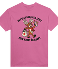 Rosa t-shirt med en hjort, flaska och texten ”Det blev bara ren sprit – men hjort är hjort”.