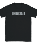 Svart t-shirt med texten UNINSTALL i ett kaxigt statement-tryck