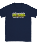 Lekfull illustration med små spöken och godis på en marinblå t-shirt