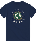 Jorden-motiv med texten "Keep the earth clean, it's not Uranus" på marinblå t-shirt.