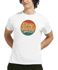 Retro "Dirty Shirty"-logga med orange, gula och gröna ränder på vit t-shirt.