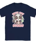 Kawaii skunk med hjärtan och texten Cute but Stinky på mörkblå t-shirt