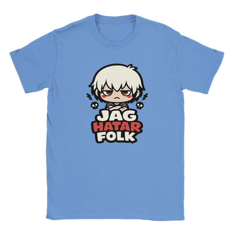 Grinig animefigur med texten "JAG HATAR FOLK", dödskallar & blixtar på ljusblå t-shirt.
