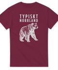 Vildmarksinspirerat tryck med en vandrande björn på en vinröd t-shirt