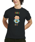 Man bär svart t-shirt med Rubiks Kuk! tryck och arg gubbe