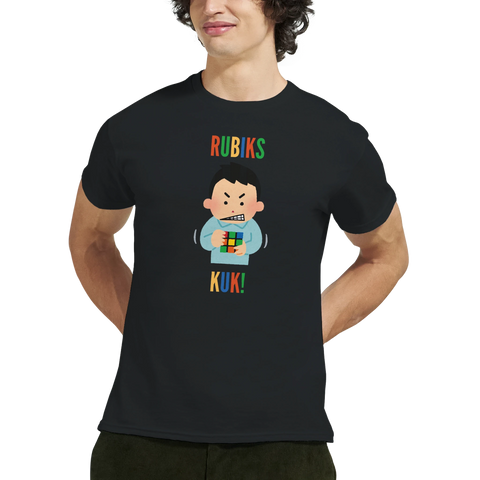 Man bär svart t-shirt med Rubiks Kuk! tryck och arg gubbe