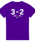 Grafiskt fotbollsmotiv som firar vinsten mot Polen – lila t-shirt