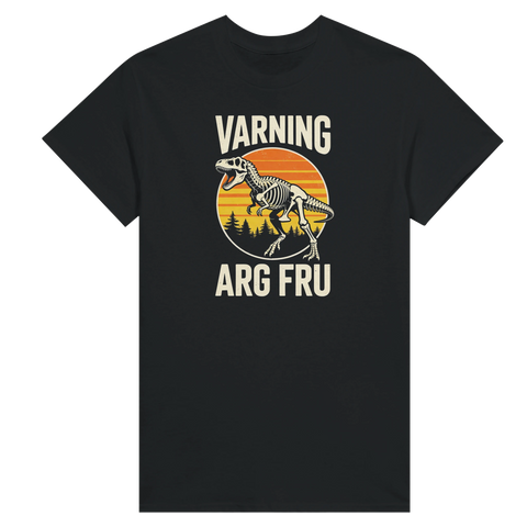 Retro T-rex skelett, solnedgång, träd, text "VARNING ARG FRU" på svart dam t-shirt.