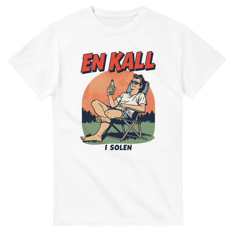 Vit t-shirt med vintage comic-tryck föreställande avkoppling och en kall öl