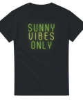 Svart t-shirt med neon-limefärgat texttryck i lysande neonstil