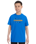Storebror" text i orange med svarta och gula stjärnor på kungsblå t-shirt för barn.