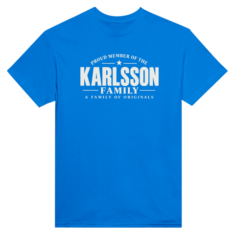 Blå t-shirt med texten Karlsson – A Family of Originals