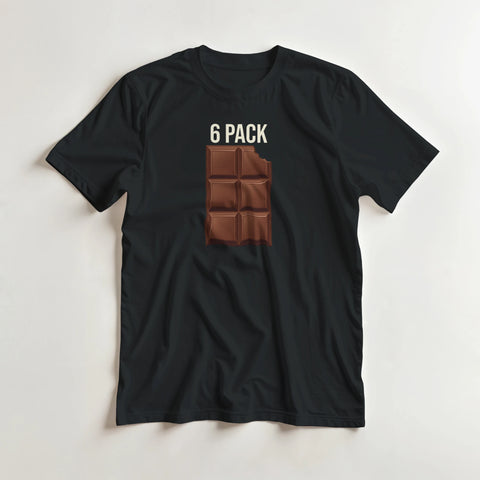 Minimalistisk illustration av en chokladkaka med en bit bortbiten – rolig t-shirt