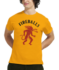 Röd eldsprutande demon med text "FIREBALLS" på gul t-shirt.