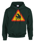 Grafiskt tryck av älgar under parningstid på skogsgrön hoodie