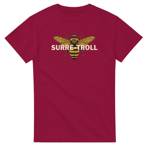 Mörkröd t-shirt med humla och norskt ord surre-troll