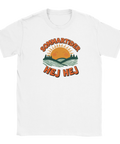Retroinspirerad t-shirt med nostalgiskt motiv av en leende sol över skog