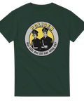 Vintage grafiskt tryck med polistema och roligt citat på mörkgrön t-shirt