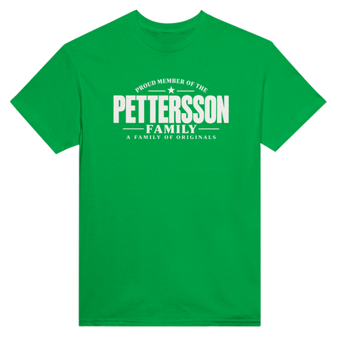 Grön t-shirt med texten Pettersson – A Family of Originals