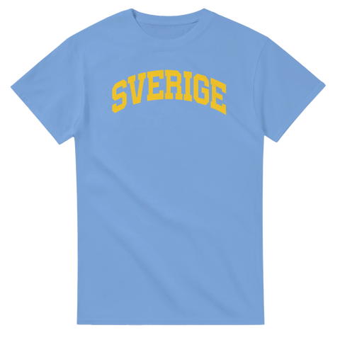 Klassisk gul Sverige-logotyp på en mellanblå t-shirt
