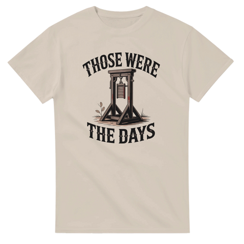 Vintage-inspirerat tryck av en giljotin för fans av franska revolutionen – beige t-shirt