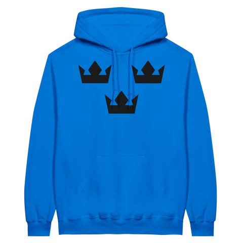 Minimalistiskt Tre Kronor-motiv i svart tryck på en blå hoodie