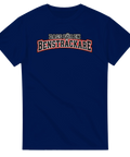 Marinblå t-shirt med texten Dags för en bensträckare i collegebokstäver.