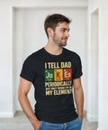 T-shirt med färgade bokstavsrutor och en engelsk ordvits om dad jokes och kemi