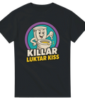 Kaxig t-shirt med citat om killar och en tecknad toalettkaraktär i pop-art stil