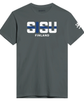 Sisu Finland-tryck med finska flaggan i bokstäverna på en mörkgrå premium t-shirt.