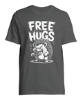 Free Hugs" text med arg igelkott, svartvit, på mörkgrå t-shirt.
