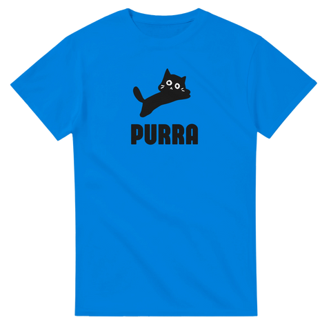 Svart tecknad katt med stora ögon och text "PURRA" på blå t-shirt.
