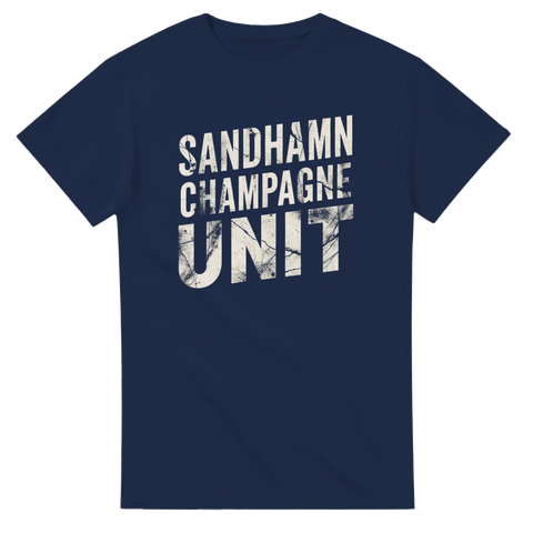 Marint inspirerat texttryck Sandhamn Champagne Unit på mörkblå t-shirt