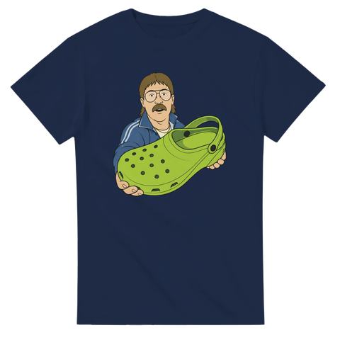 Illustration av man med mustasch som håller en limegrön foppatoffel – marinblå t-shirt