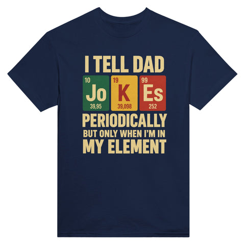 T-shirt med färgade bokstavsrutor och en engelsk ordvits om dad jokes och kemi