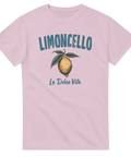 Limoncello-tryck med citron, text "La Dolce Vita" i retrostil på ljusrosa t-shirt.